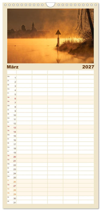 Zwischen See und Himmel - Waren (Müritz) im Wandel der Jahreszeiten (CALVENDO Familienplaner 2027)