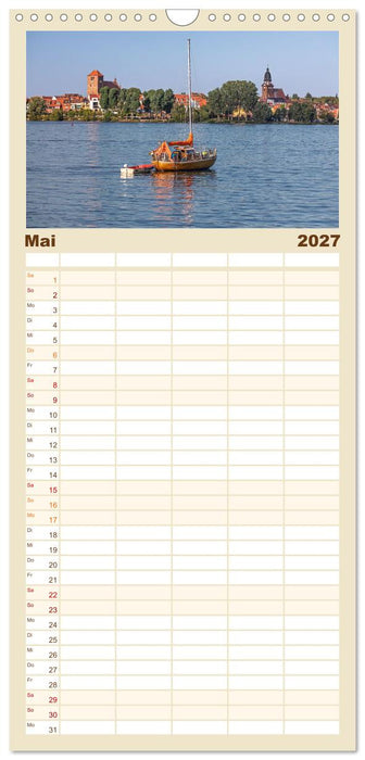 Zwischen See und Himmel - Waren (Müritz) im Wandel der Jahreszeiten (CALVENDO Familienplaner 2027)