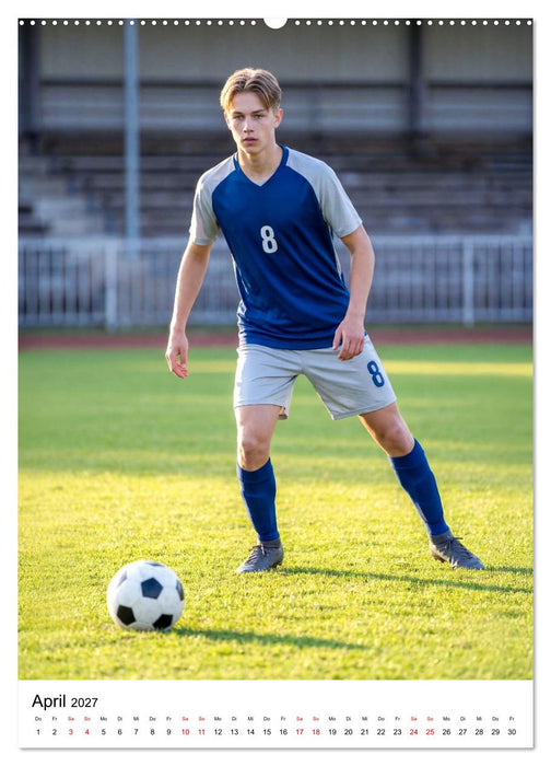Am Ball Junior - Junge Kicker - Große Momente (CALVENDO Premium Wandkalender 2027)