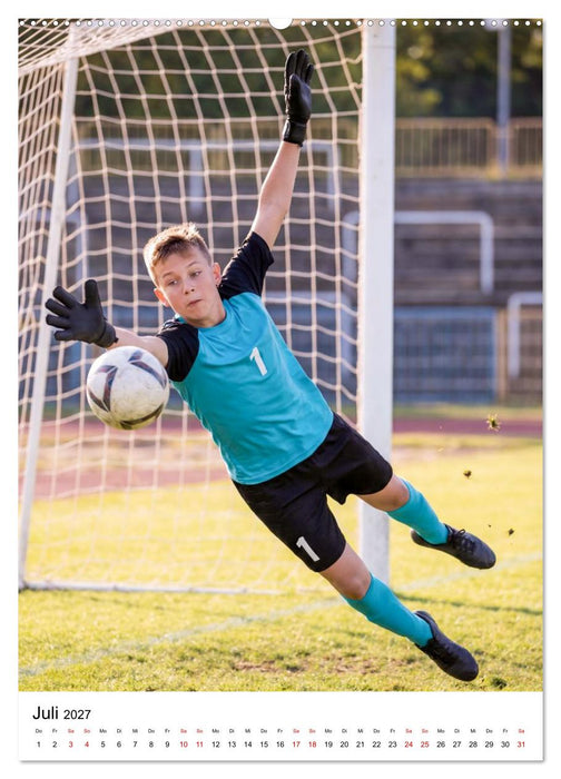 Am Ball Junior - Junge Kicker - Große Momente (CALVENDO Premium Wandkalender 2027)