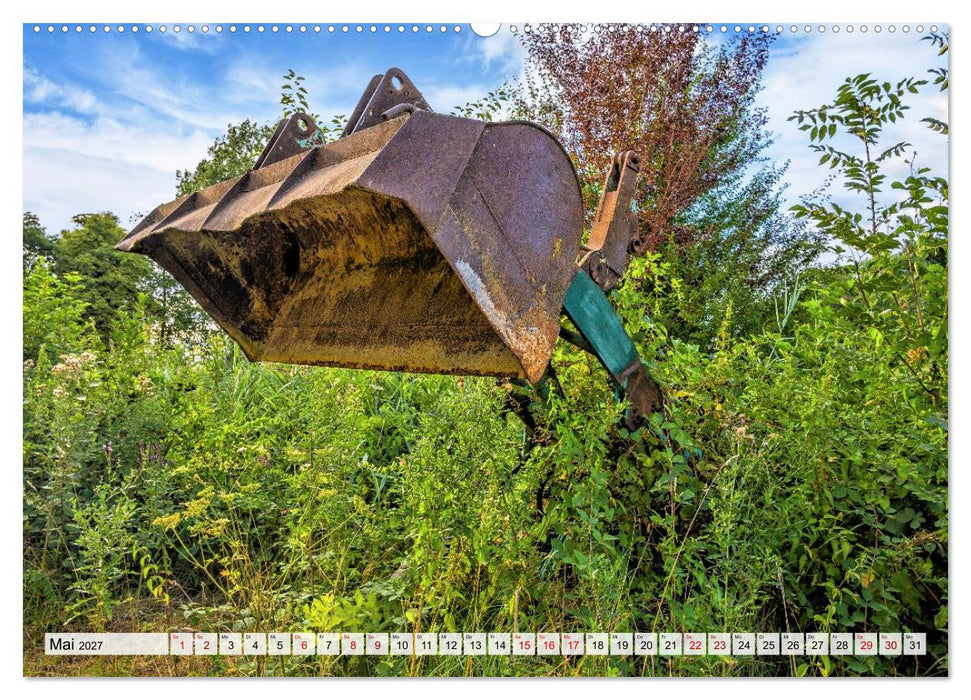Landmaschinen im Dornröschenschlaf (CALVENDO Wandkalender 2027)