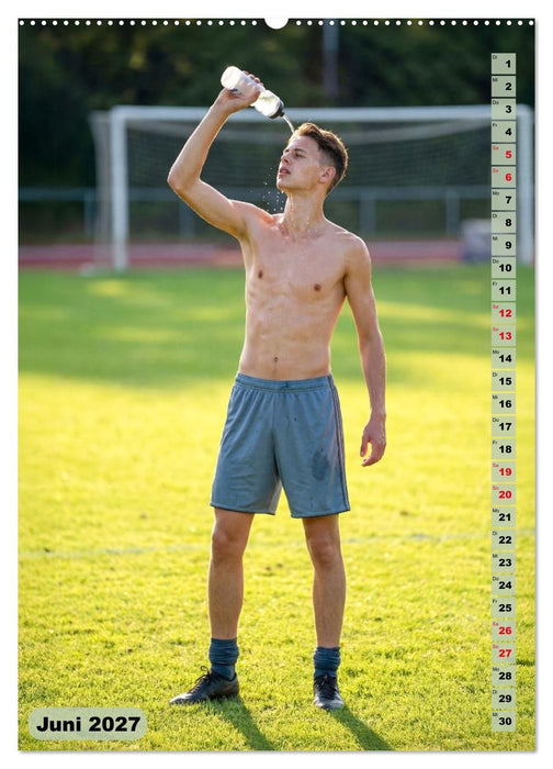 Nachspielzeit - Athletische Fußballer - sinnlich und intensiv (CALVENDO Premium Wandkalender 2027)