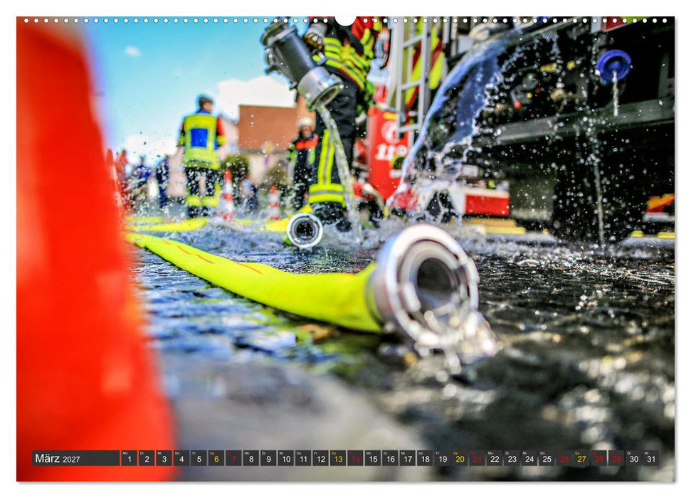 Im Bann der Rettung - Feuerwehr (CALVENDO Wandkalender 2027)