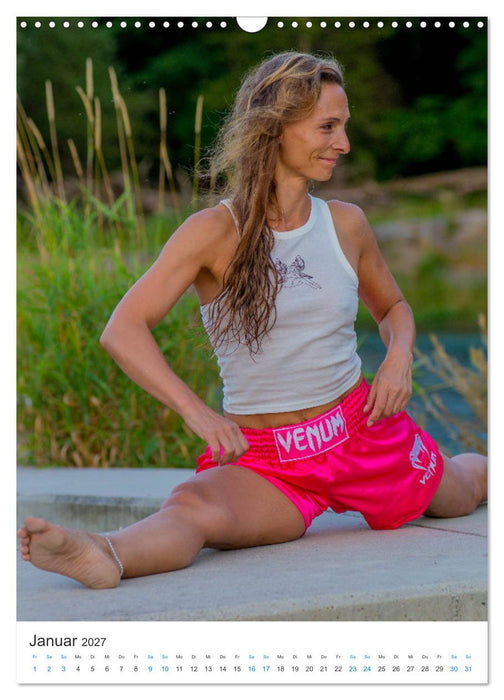 female fighter - Kampfsportlerinnen - pink shorts (CALVENDO Wandkalender 2027)
