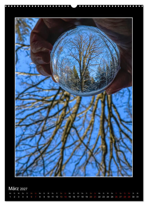 Momente aus Glas – Glaskugelfotografie (CALVENDO Wandkalender 2027)