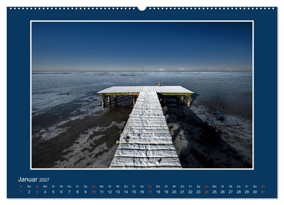 Ins Blaue.Variationen einer besonderen Farbe in norddeutscher Landschaft. (CALVENDO Premium Wandkalender 2027)