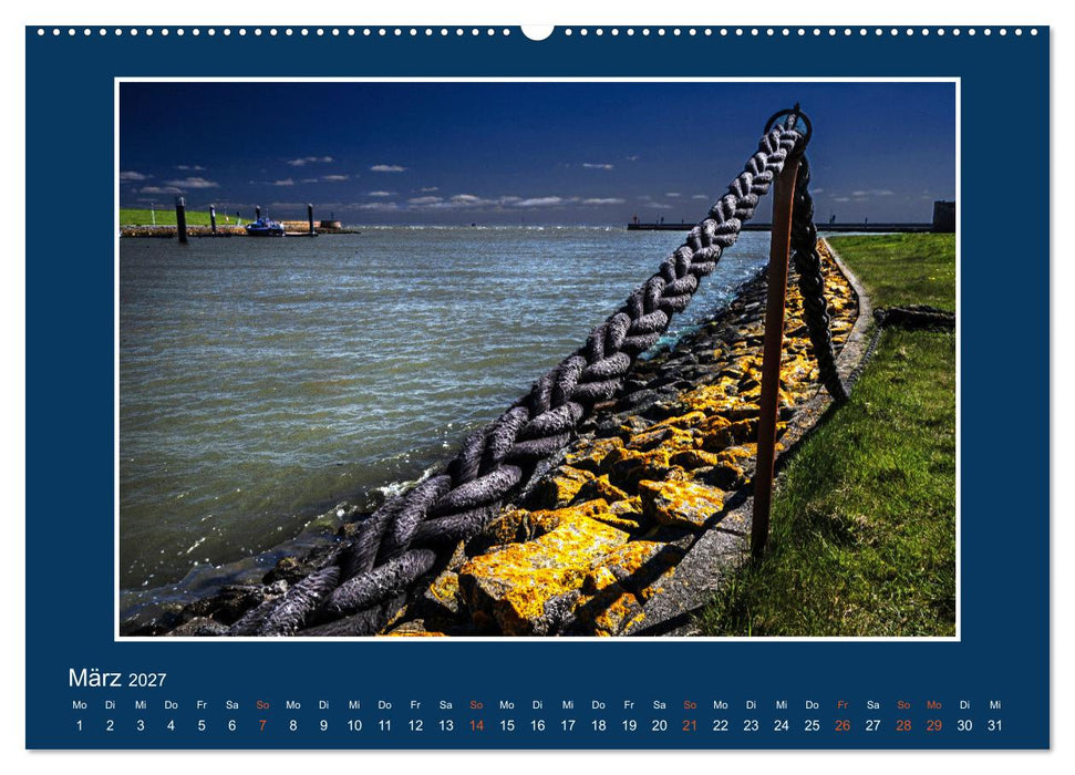 Ins Blaue.Variationen einer besonderen Farbe in norddeutscher Landschaft. (CALVENDO Premium Wandkalender 2027)