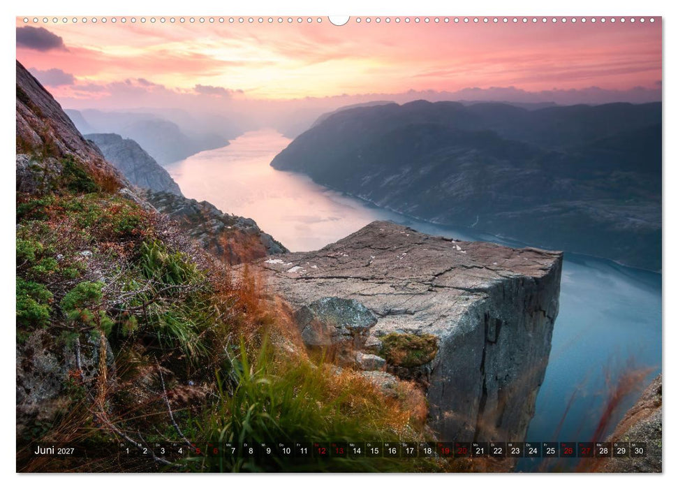 Zwischen Berg und Tal (CALVENDO Premium Wandkalender 2027)