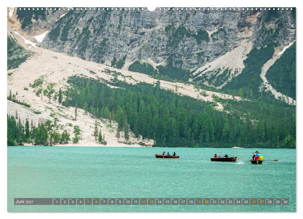 Boote mit Kulisse (CALVENDO Premium Wandkalender 2027)