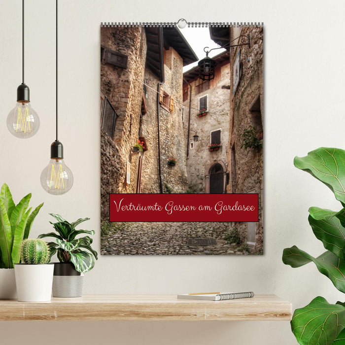Verträumte Gassen am Gardasee (CALVENDO Wandkalender 2027)
