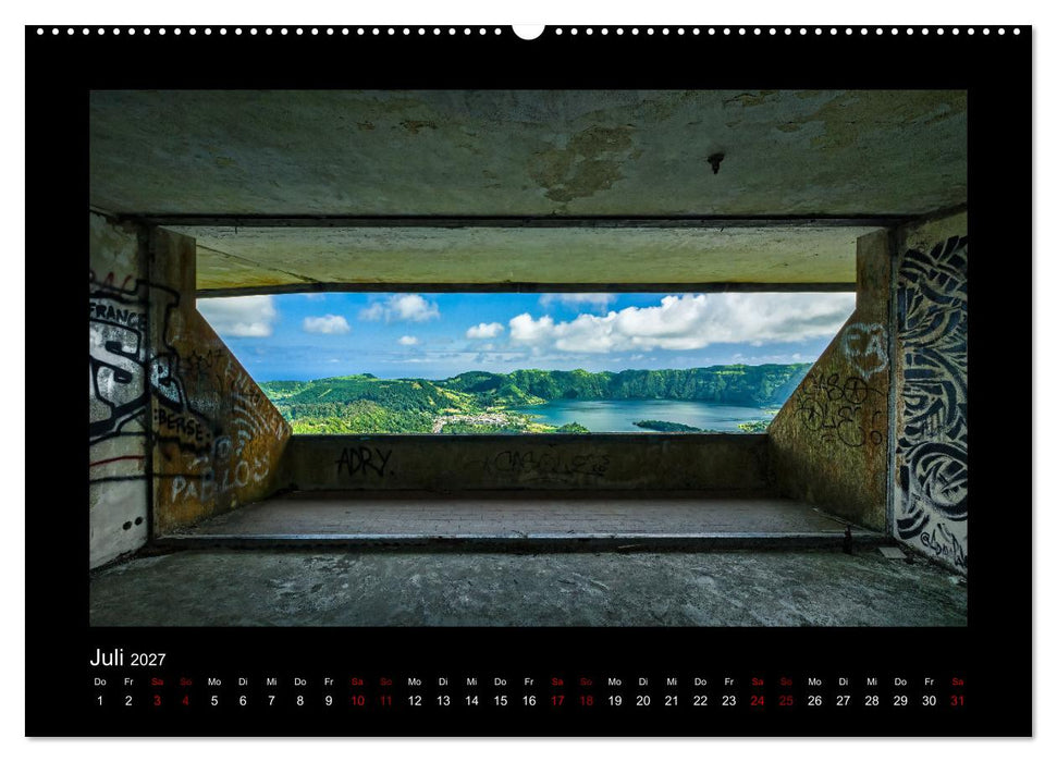 Morbider Charme - Vergessene Orte auf den Azoren - (CALVENDO Premium Wandkalender 2027)
