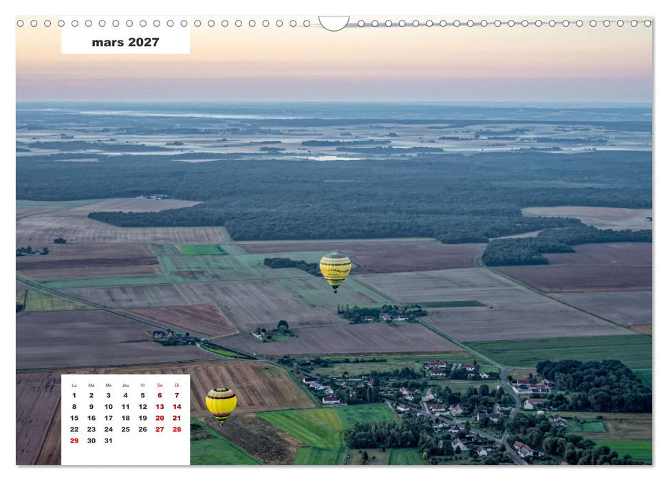 Découverte de la Loire vue du ciel (CALVENDO Calendrier mensuel 2027)
