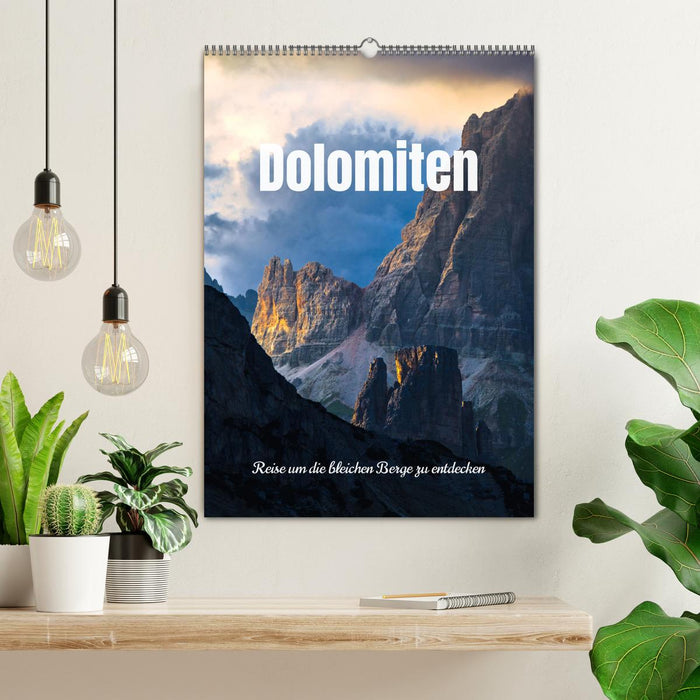 Dolomiten - Reise um die bleichen Berge zu entdecken (CALVENDO Wandkalender 2027)