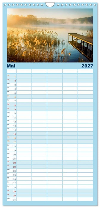Malerische Seenlandschaft (CALVENDO Familienplaner 2027)