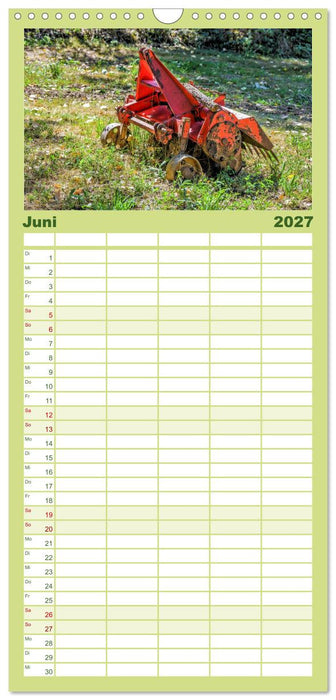 Landmaschinen im Dornröschenschlaf (CALVENDO Familienplaner 2027)