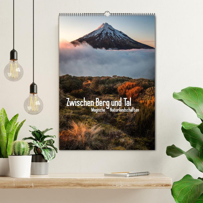 Zwischen Berg und Tal (CALVENDO Wandkalender 2027)