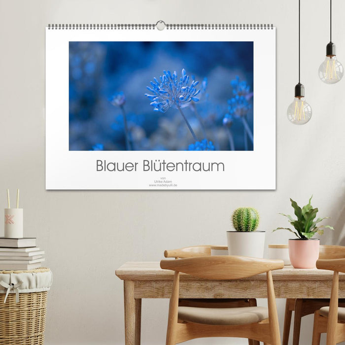 Blauer Blütentraum (CALVENDO Wandkalender 2027)