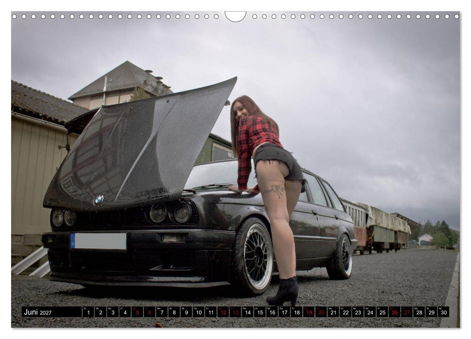 Heiße Frauen und schnelle Autos (CALVENDO Wandkalender 2027)