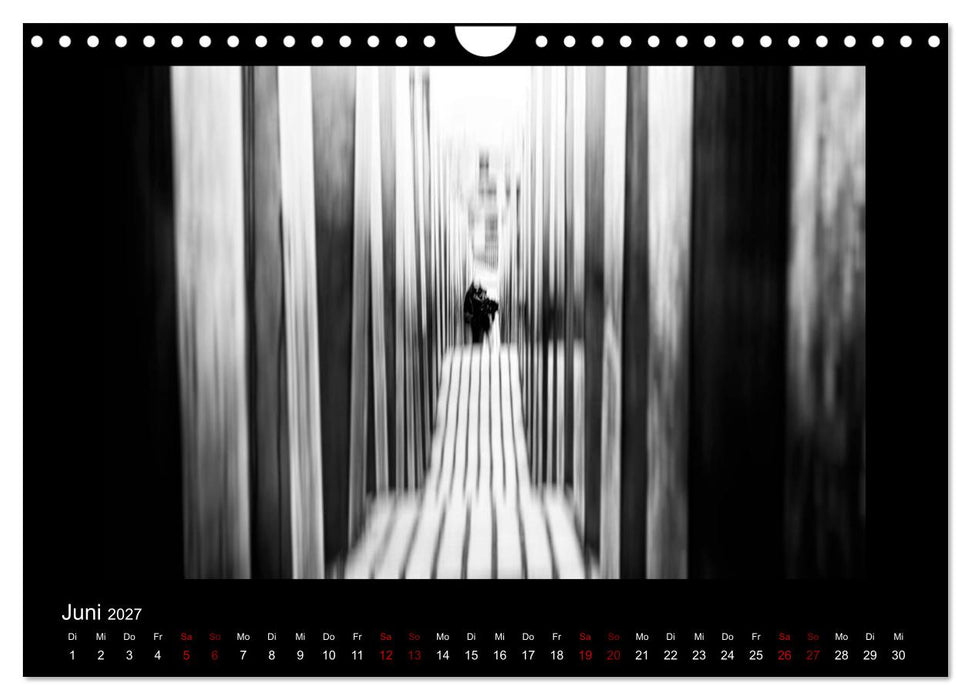 Strassenfotografie Berlin. schwarz/weiß - abstrakt - minimalistisch (CALVENDO Wandkalender 2027)