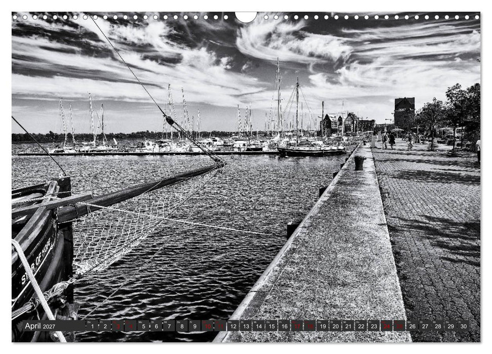 Ein Blick auf die Hansestadt Rostock (CALVENDO Wandkalender 2027)