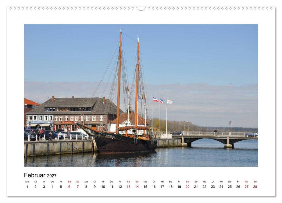 Neustadt in Holstein - Charmante Stadt am Meer (CALVENDO Premium Wandkalender 2027)