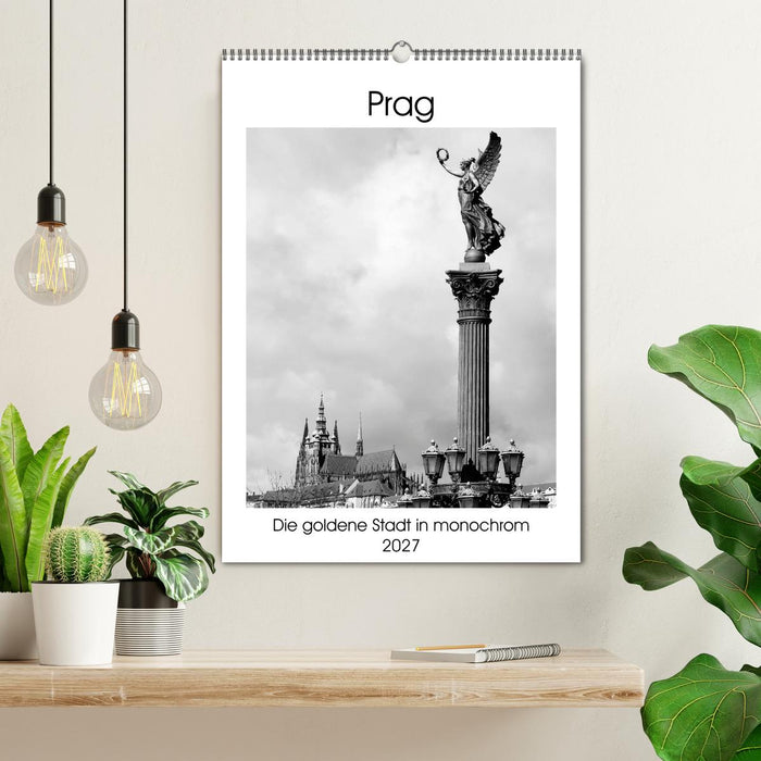 Prag - Die goldene Stadt in monochrom (CALVENDO Wandkalender 2027)