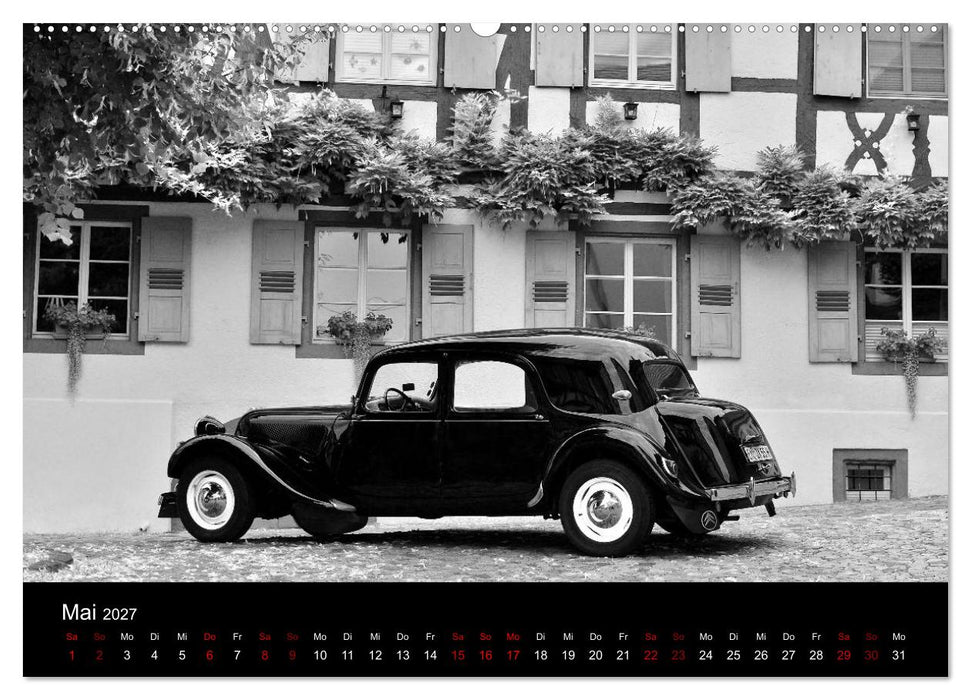 Citroën 11 CV Traction Avant in schwarzweiss (CALVENDO Wandkalender 2027)