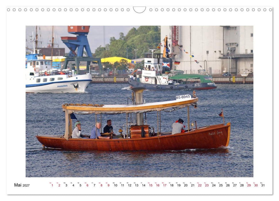 Rauchfahnen über der Ostsee - Schiffe unter Dampf (CALVENDO Wandkalender 2027)