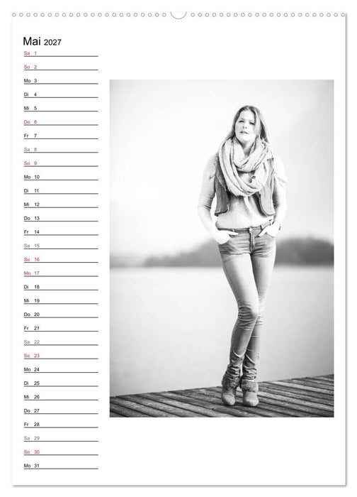 Mode in schwarz und weiß (CALVENDO Wandkalender 2027)