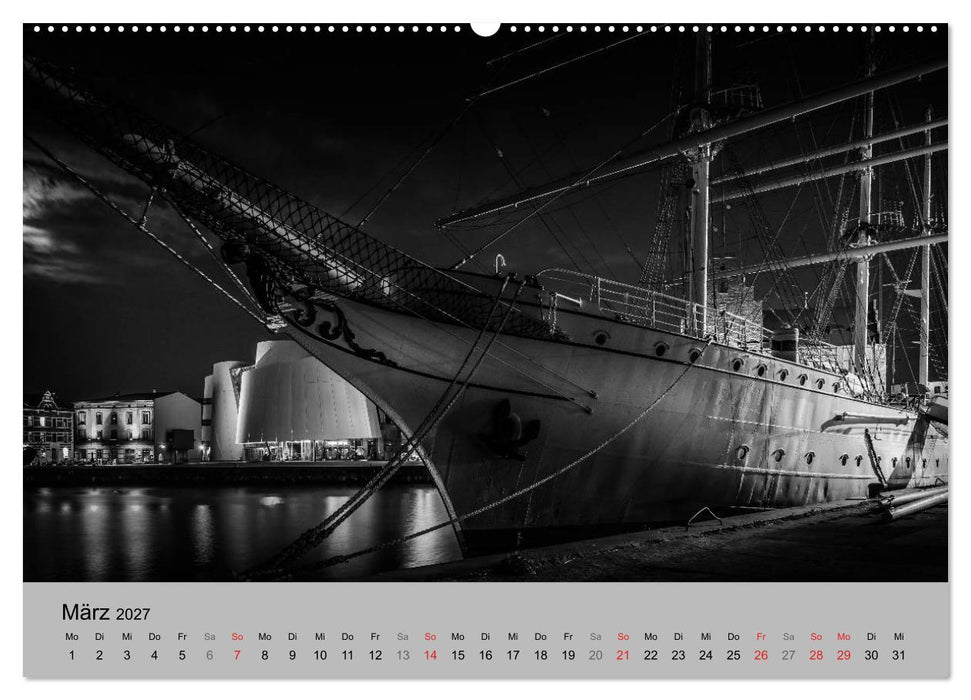 Hansestadt Stralsund bei Nacht (mit GPS-Koordinaten) (CALVENDO Premium Wandkalender 2027)