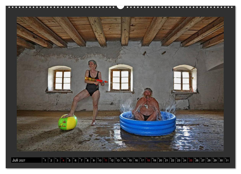 GSCHEIT BLED - Humorfotografie (CALVENDO Premium Wandkalender 2027)