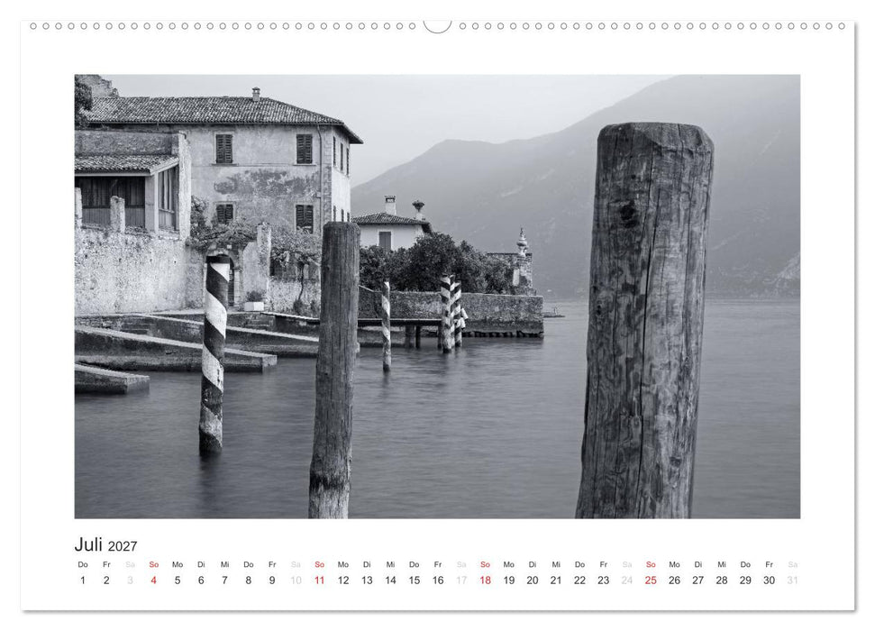 Limone sul Garda schwarzweiß (CALVENDO Premium Wandkalender 2027)