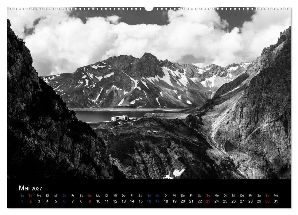 BERGE IN SCHWARZ WEISS (CALVENDO Premium Wandkalender 2027)