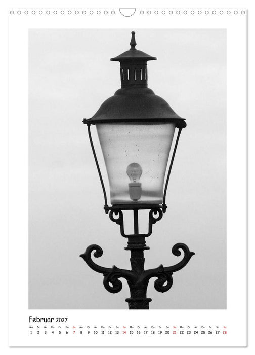Straßenlaternen Monochrom (CALVENDO Wandkalender 2027)