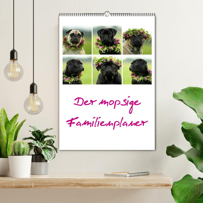 Der mopsige Familienplaner (CALVENDO Wandkalender 2027)