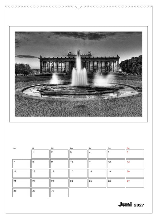 Berlin black & white (CALVENDO Premium Wandkalender 2027)