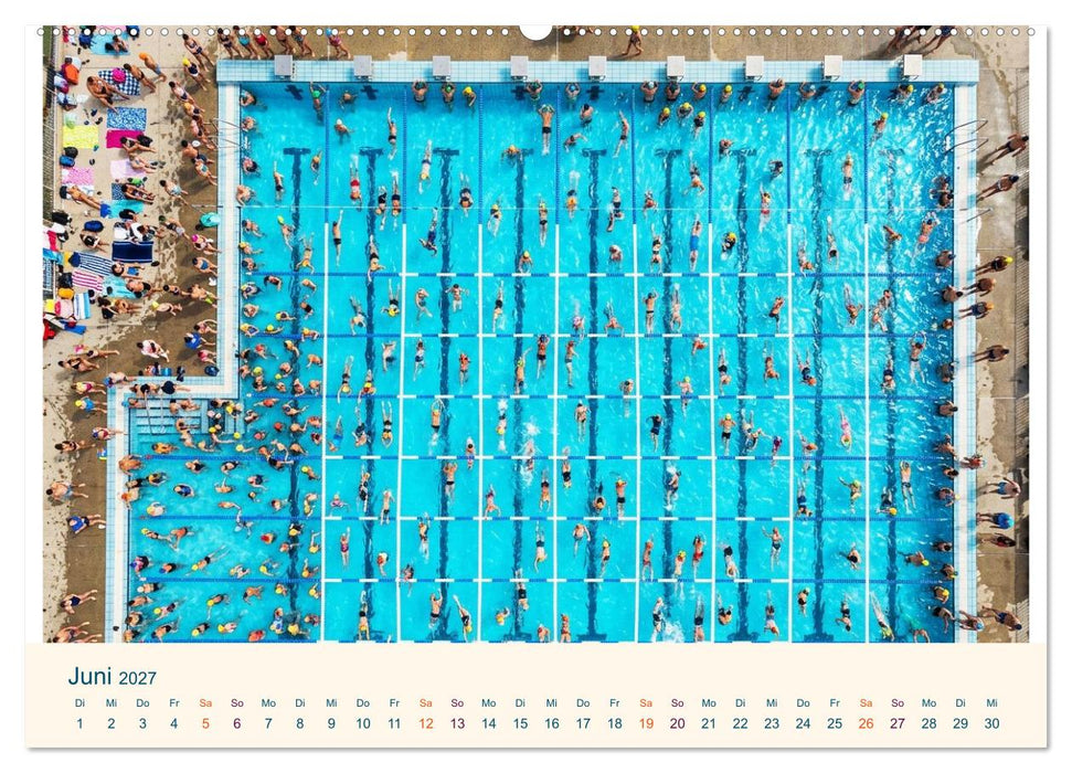 Zu viele für ein Selfie — Der Mensch im Strom der Menge (CALVENDO Premium Wandkalender 2027)
