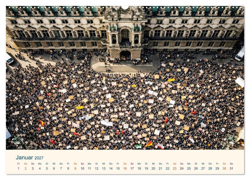 Zu viele für ein Selfie — Der Mensch im Strom der Menge (CALVENDO Wandkalender 2027)