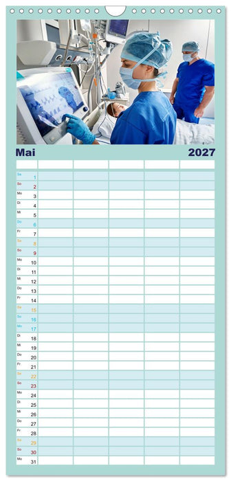 Im Dienst der Gesundheit - Krankenpflege (CALVENDO Familienplaner 2027)