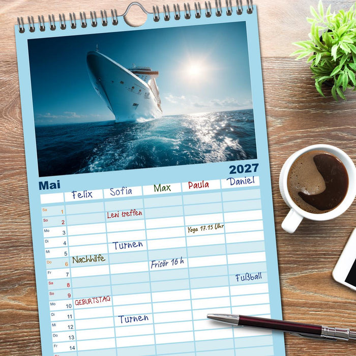 Kreuzfahrtschiffe Kalender - Kreuzfahrten und Giganten der Meere (CALVENDO Familienplaner 2027)