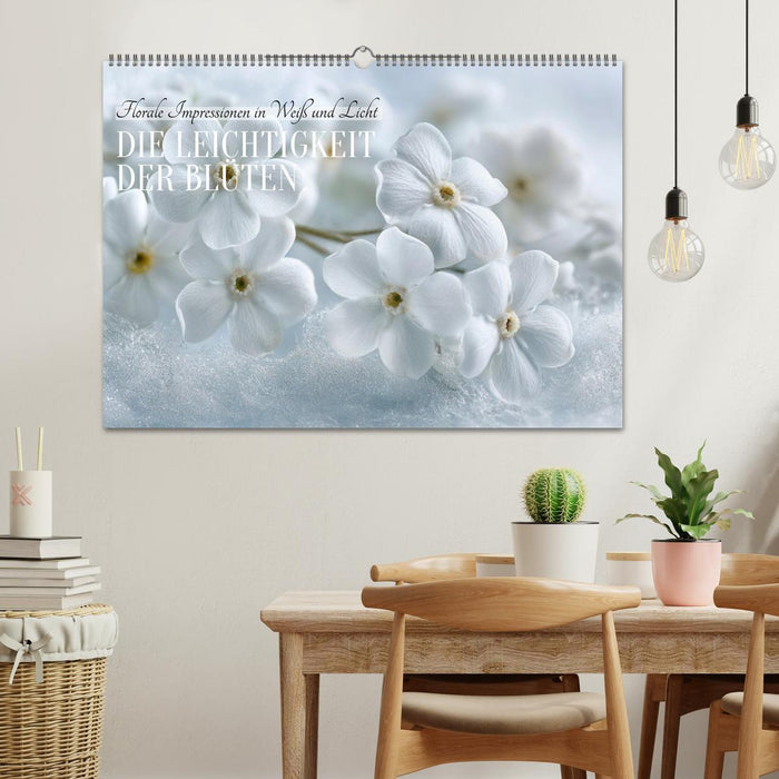 Die Leichtigkeit der Blüten (CALVENDO Wandkalender 2027)