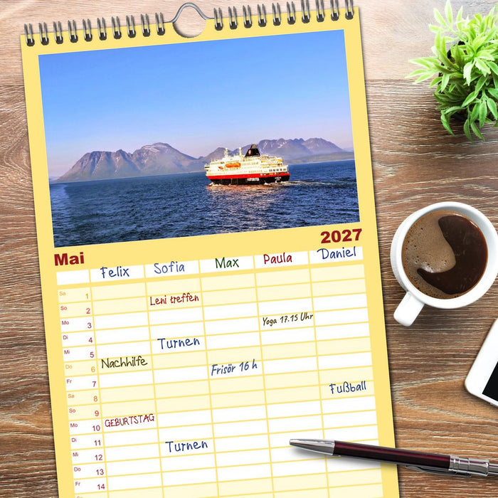Mit Hurtigruten zum Nordkap (CALVENDO Familienplaner 2027)
