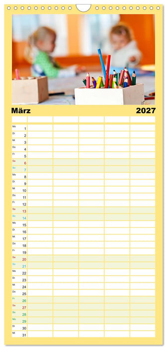 Traumberuf - Erzieher:innen in der Kinderkrippe (CALVENDO Familienplaner 2027)