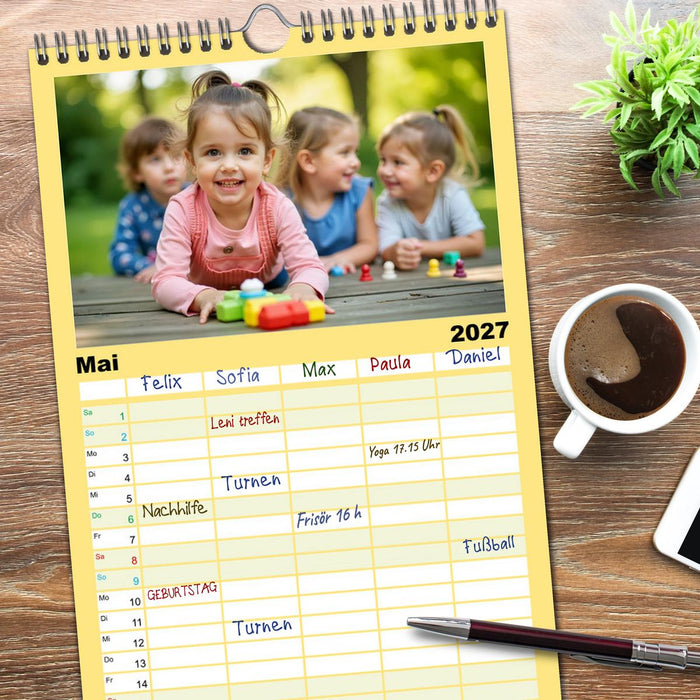 Traumberuf - Erzieher:innen in der Kinderkrippe (CALVENDO Familienplaner 2027)