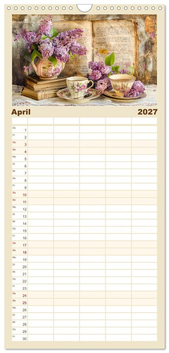 Shabby Chic Romantik - Vintage Tassen, Blumen und nostalgische Briefe (CALVENDO Familienplaner 2027)