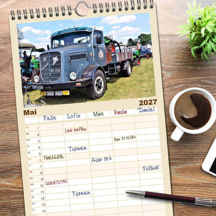 LKW - Oldtimer (CALVENDO Familienplaner 2027)