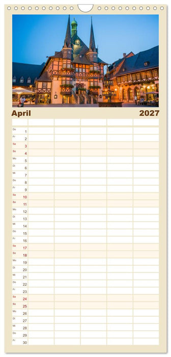 Wernigerode - Historische Fachwerkstadt am Harz (CALVENDO Familienplaner 2027)