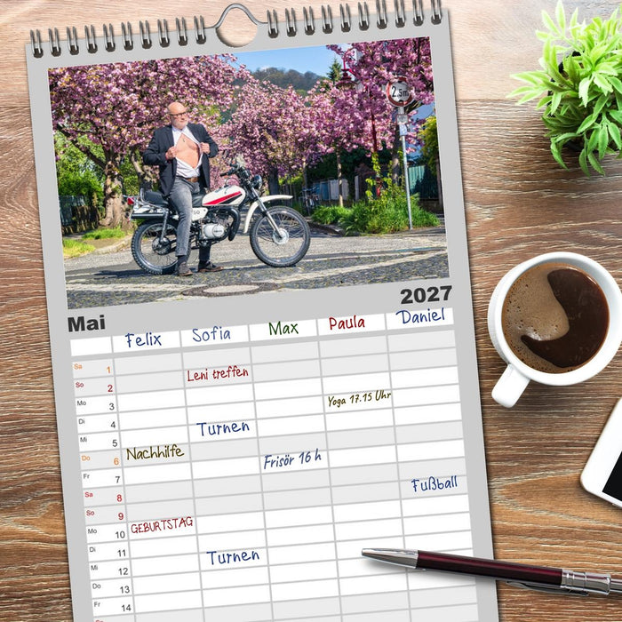 Echte Männer, coole Mopeds (CALVENDO Familienplaner 2027)