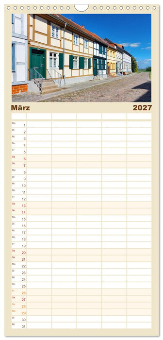 Tangermünde - Backstein und Elbe (CALVENDO Familienplaner 2027)