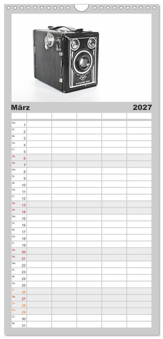 Boxkameras - Kultiges und manchmal klobiges Design (CALVENDO Familienplaner 2027)